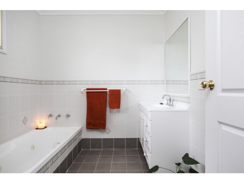 4/10 Gordon Street, Woonona NSW 2517