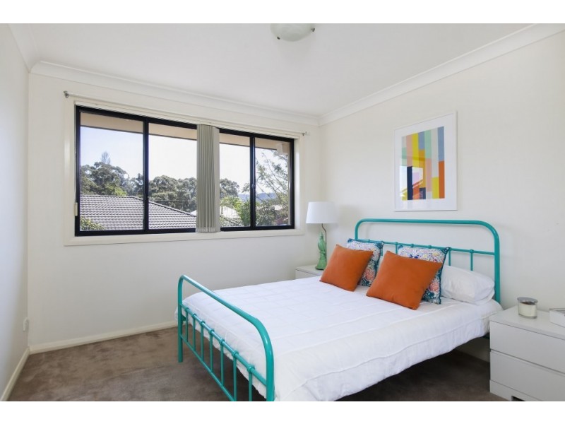 2/4 Victoria Street, Unanderra NSW 2526