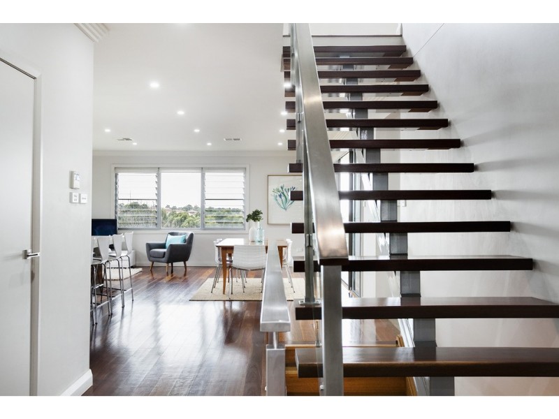 3 Aitkin Place, Lake Heights NSW 2502