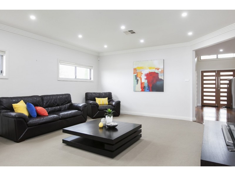 3 Aitkin Place, Lake Heights NSW 2502