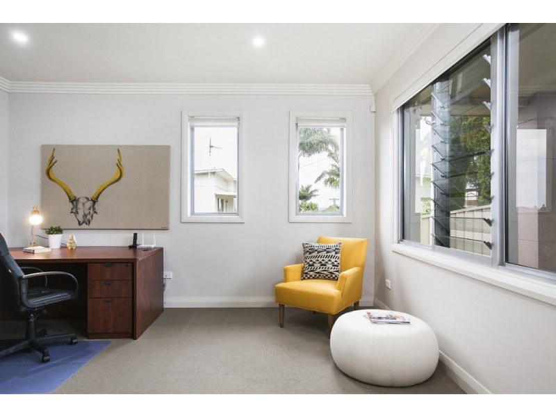 3 Aitkin Place, Lake Heights NSW 2502