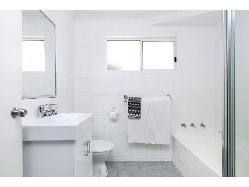 2/13 Pioneer Road, Bellambi NSW 2518