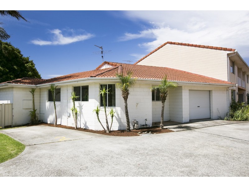 2/13 Pioneer Road, Bellambi NSW 2518