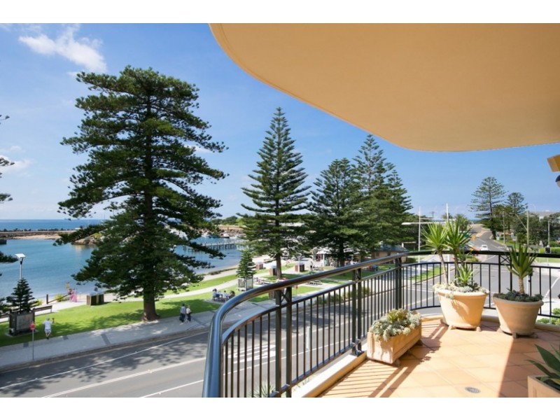 15/2-8 Harbour Street, Wollongong NSW 2500