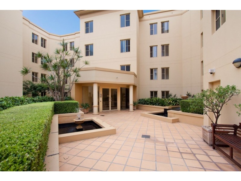 15/2-8 Harbour Street, Wollongong NSW 2500