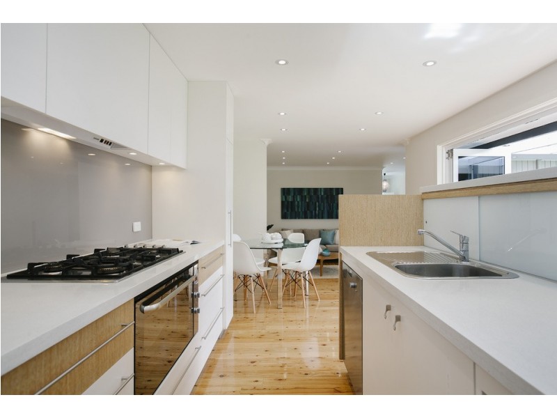 27 Euroka Street, West Wollongong NSW 2500