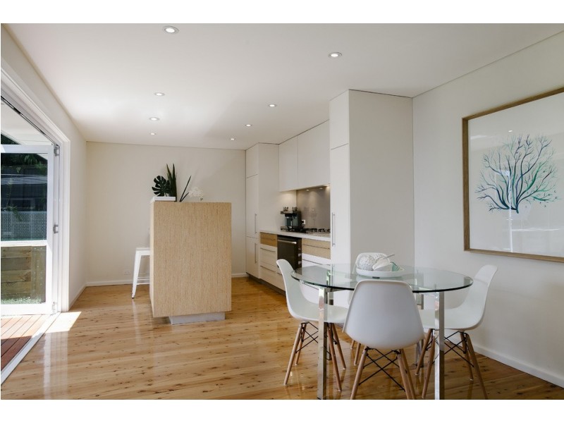 27 Euroka Street, West Wollongong NSW 2500