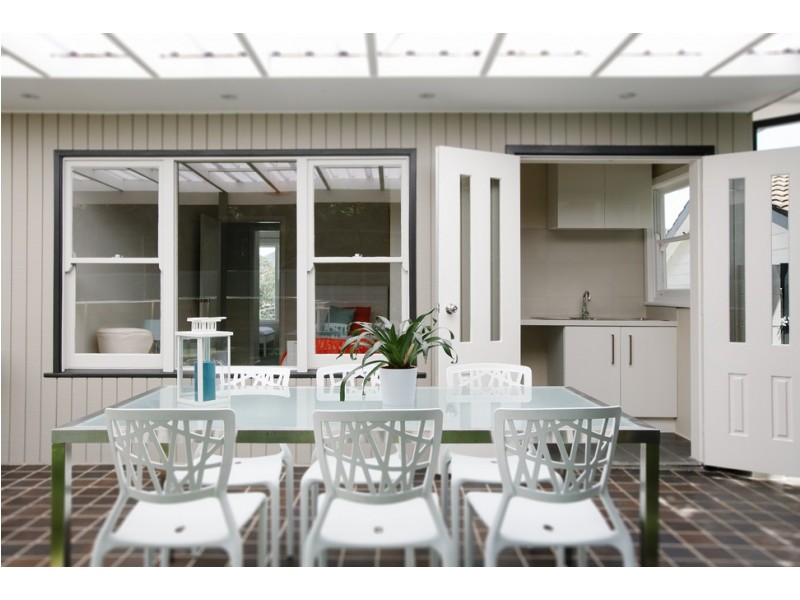 27 Euroka Street, West Wollongong NSW 2500
