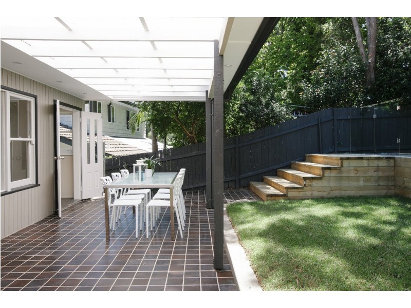 27 Euroka Street, West Wollongong NSW 2500