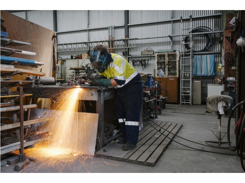 2/33 Waverley Drive, Unanderra NSW 2526