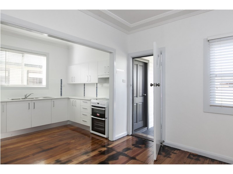 11 Smith Street, Fairy Meadow NSW 2519