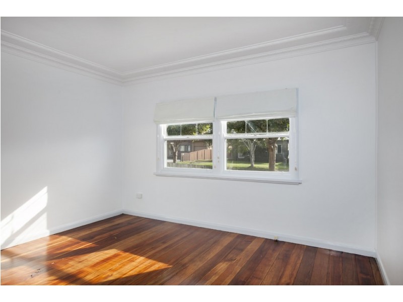 11 Smith Street, Fairy Meadow NSW 2519