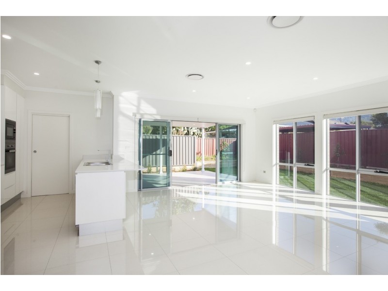 2/102 Balgownie Road, Balgownie NSW 2519