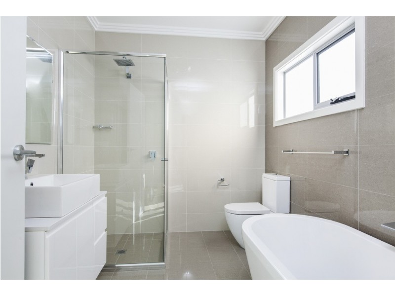 2/102 Balgownie Road, Balgownie NSW 2519