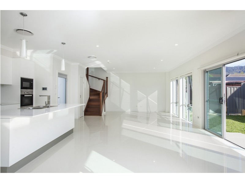 2/102 Balgownie Road, Balgownie NSW 2519