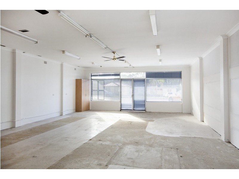 21 Farmborough Road, Unanderra NSW 2526