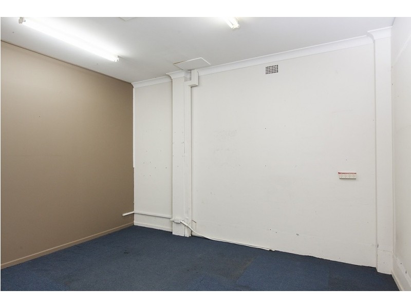 21 Farmborough Road, Unanderra NSW 2526