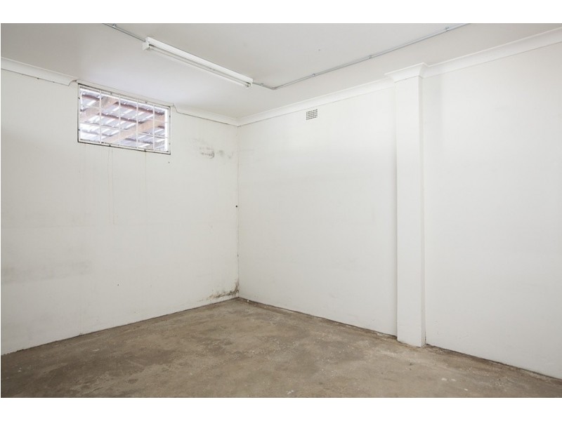 21 Farmborough Road, Unanderra NSW 2526