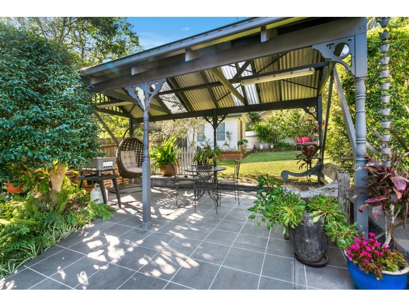 7 Taronga Avenue, Mangerton NSW 2500