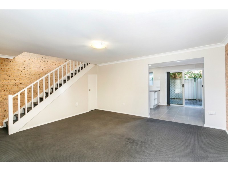 2/36-38 Ash Avenue, Albion Park Rail NSW 2527