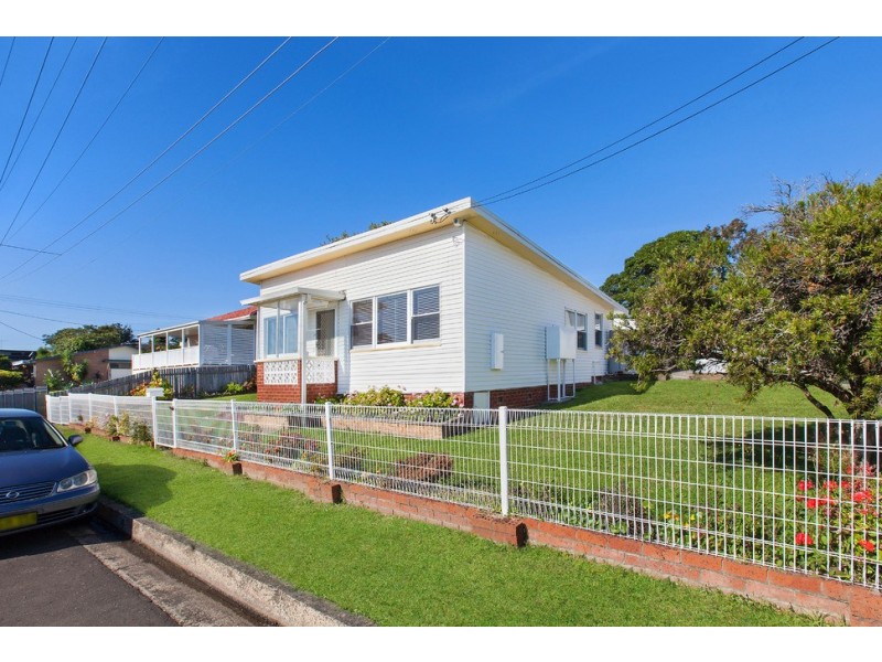 9 Hunter Street, Balgownie NSW 2519