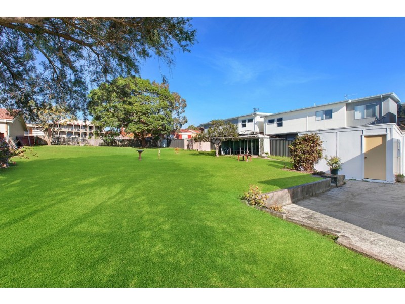 9 Hunter Street, Balgownie NSW 2519