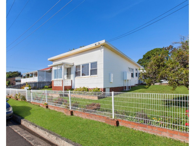 9 Hunter Street, Balgownie NSW 2519