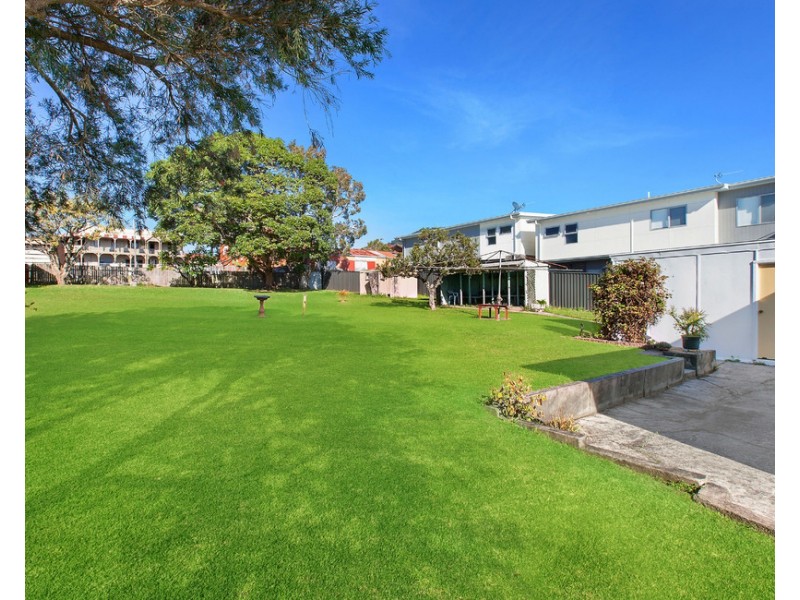 9 Hunter Street, Balgownie NSW 2519