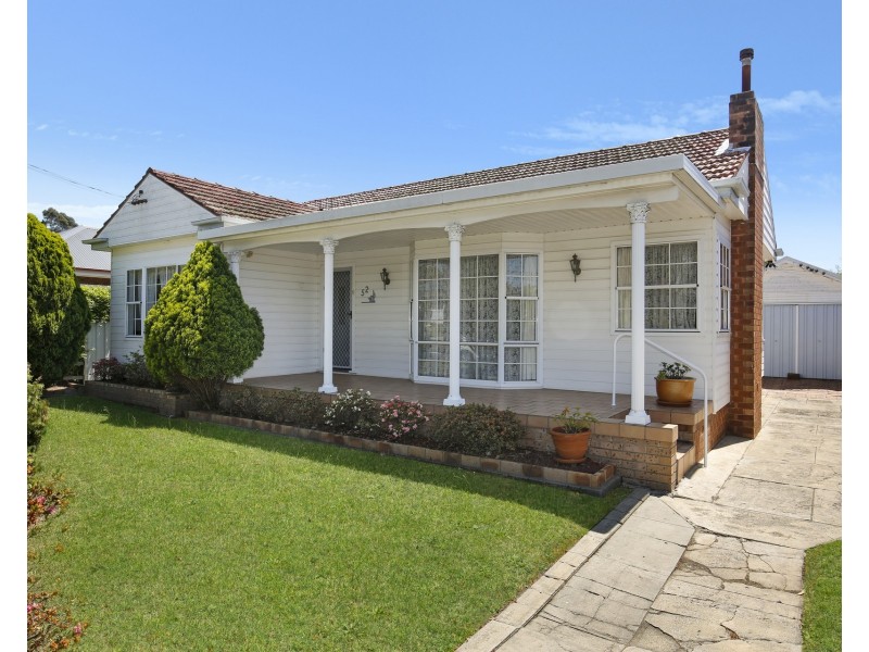 52 Cabbage Tree Lane, Fairy Meadow NSW 2519