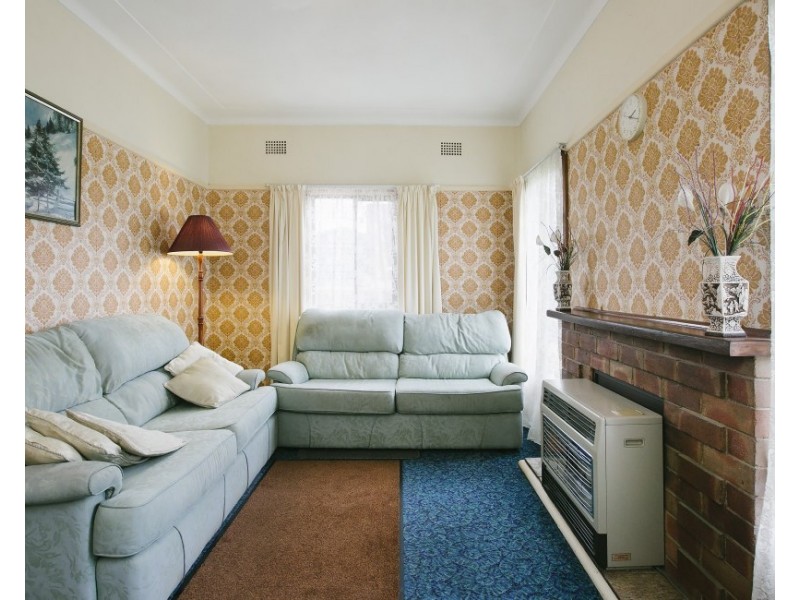 13 Moran Parade, Mount Saint Thomas NSW 2500
