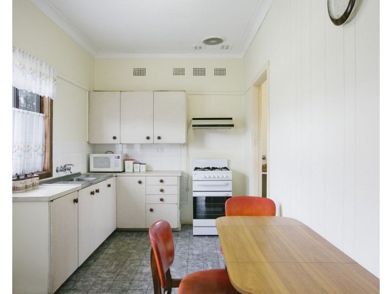 13 Moran Parade, Mount Saint Thomas NSW 2500