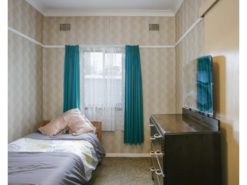 13 Moran Parade, Mount Saint Thomas NSW 2500