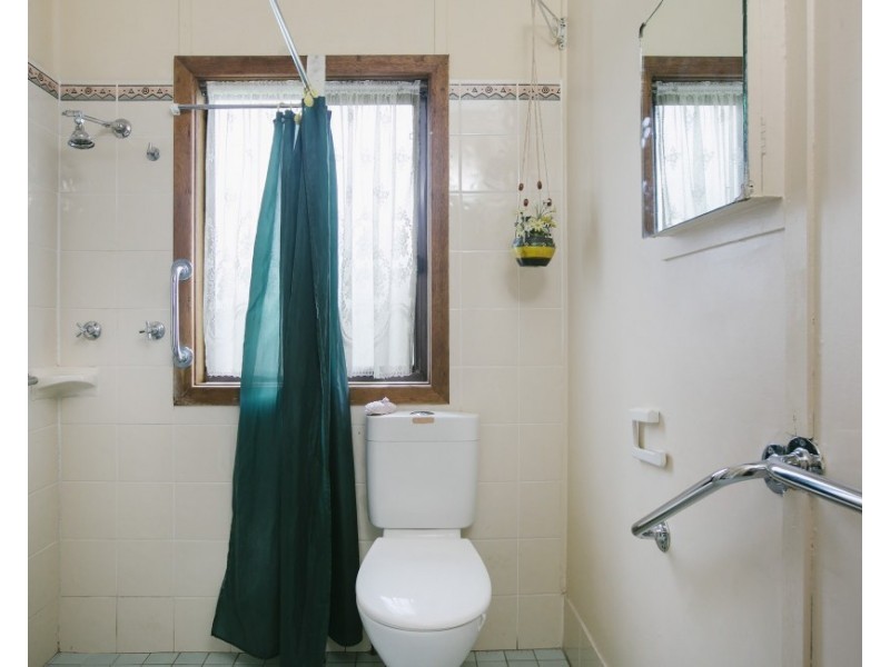 13 Moran Parade, Mount Saint Thomas NSW 2500