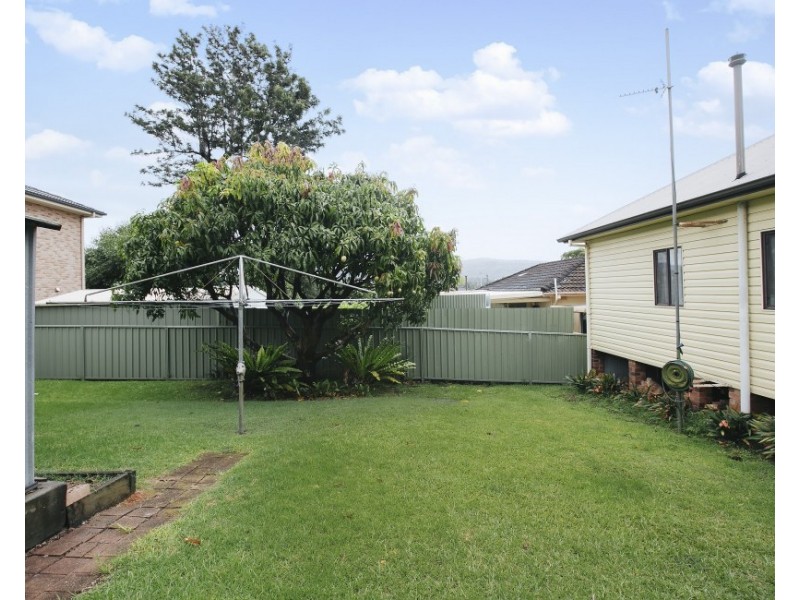 13 Moran Parade, Mount Saint Thomas NSW 2500