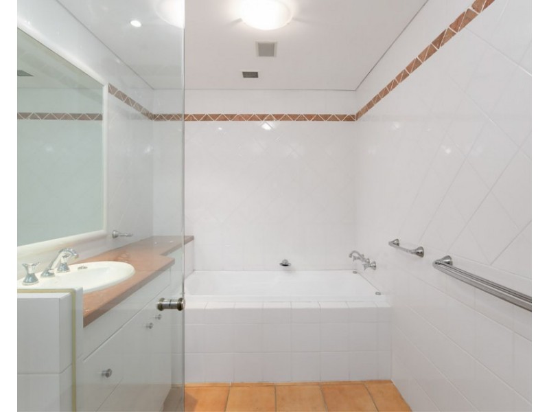 15/2-8 Harbour Street, Wollongong NSW 2500