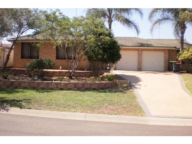12 Jimbuck Close, Glenmore Park NSW 2745