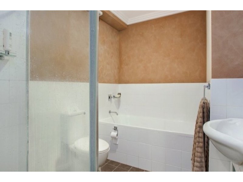 9/282 High Street, Penrith NSW 2750