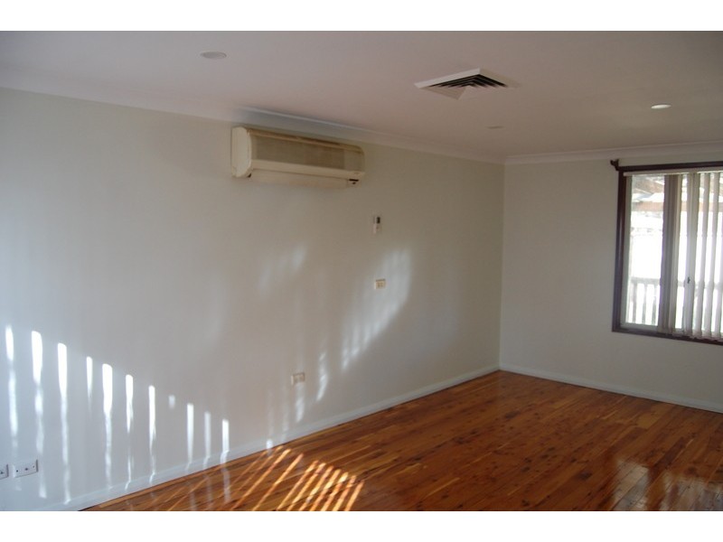 115 Cowper Circle, Quakers Hill NSW 2763