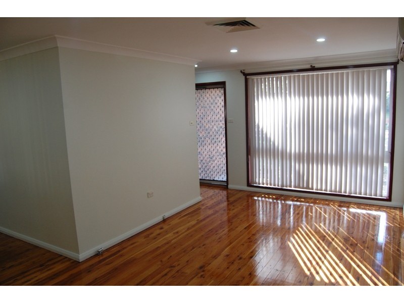 115 Cowper Circle, Quakers Hill NSW 2763