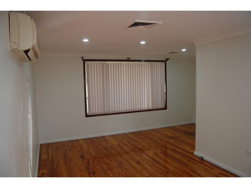 115 Cowper Circle, Quakers Hill NSW 2763