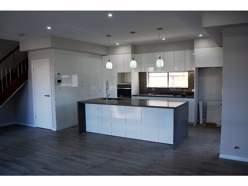 10 Springwood Avenue, The Ponds NSW 2769