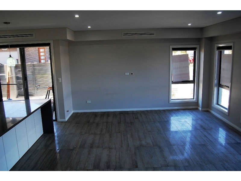 10 Springwood Avenue, The Ponds NSW 2769