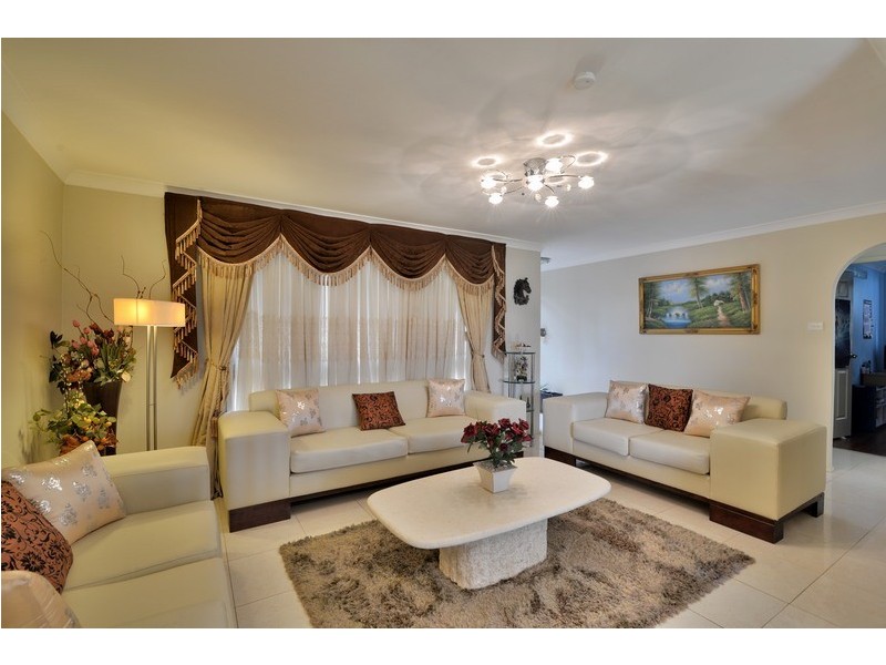 194 Farnham Road, Quakers Hill NSW 2763