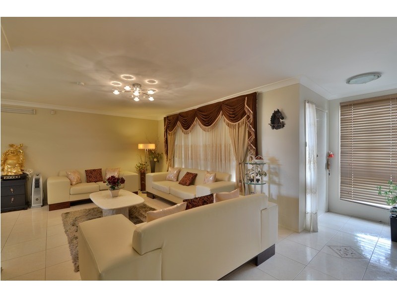 194 Farnham Road, Quakers Hill NSW 2763