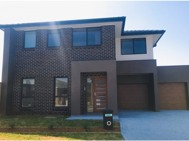 32 Summerland Crescent, Colebee NSW 2761