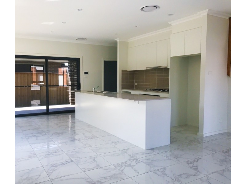 32 Summerland Crescent, Colebee NSW 2761