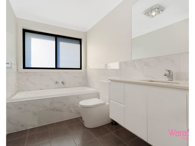 32 Summerland Crescent, Colebee NSW 2761