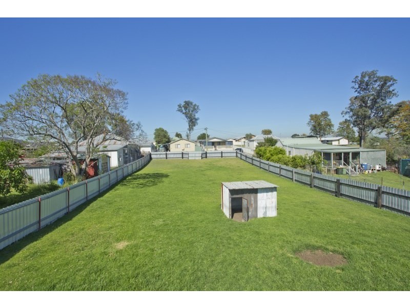 52 Evans Street, Greta NSW 2334
