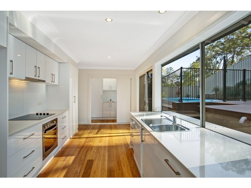 11 Green Valley Way, Charlestown NSW 2290