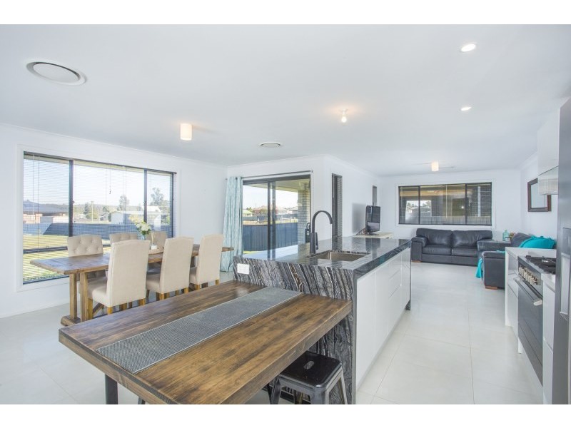 52 York Street, Greta NSW 2334